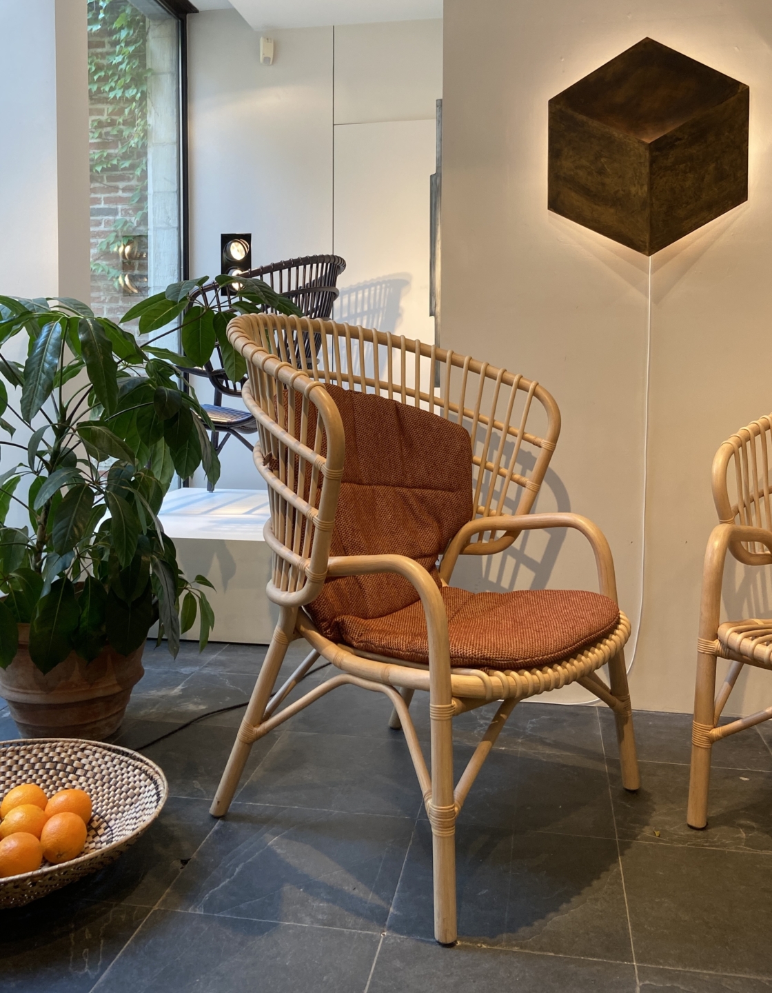 Tembo highback indoor